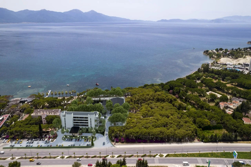 Beach & Waterfront