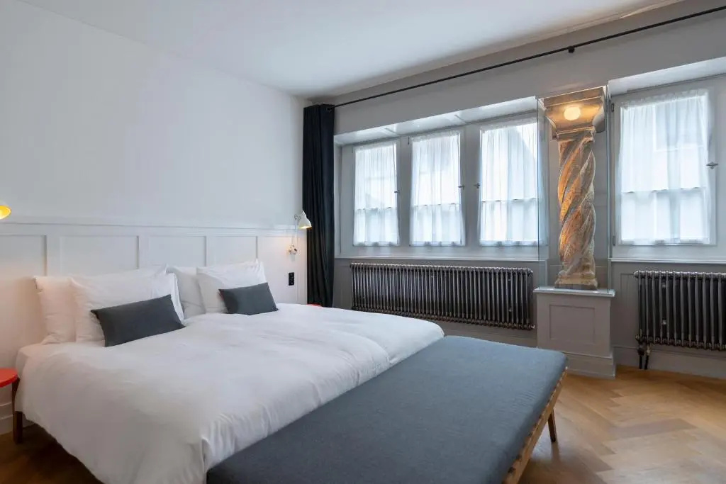 Historic Double room (full double bed)