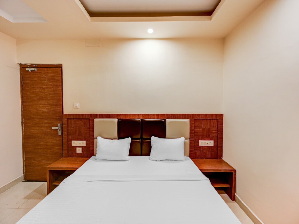 Номер Deluxe в Capital O 86823 Hotel Subhadarsan