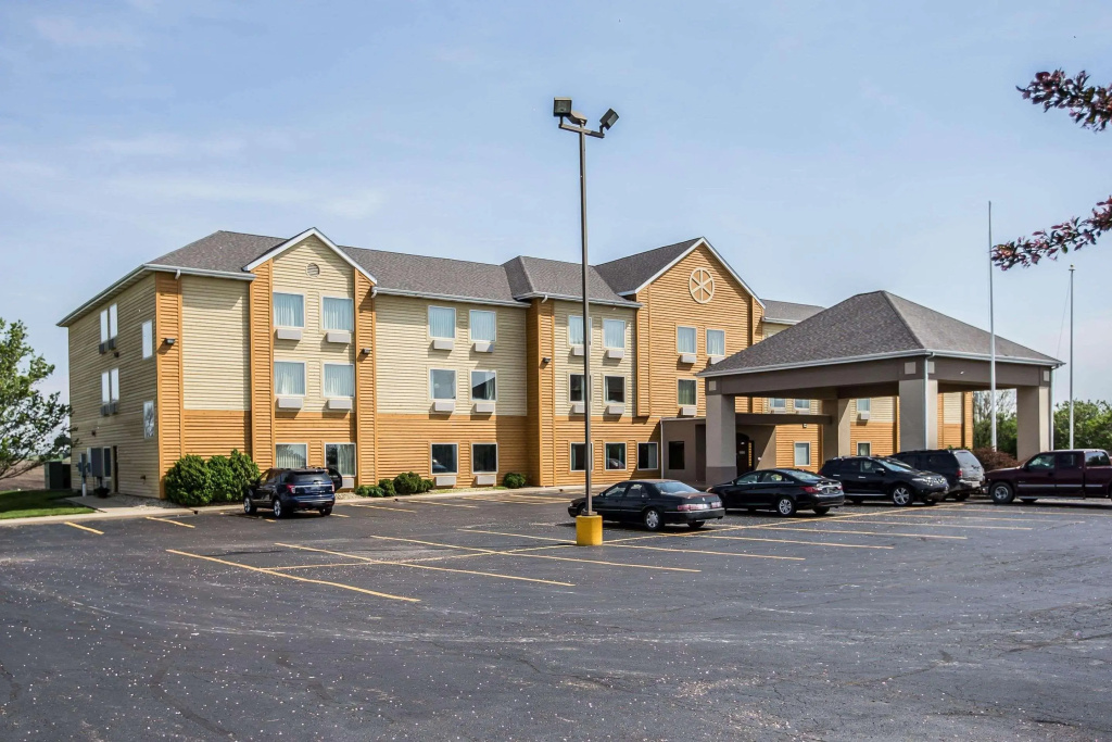 Quality Inn & Suites Mendota near I-39