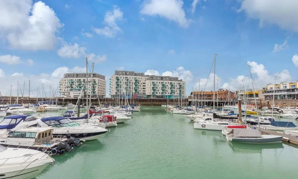 On the Water 2 -waterside Studio With Terrace Overlooking the Harbour
