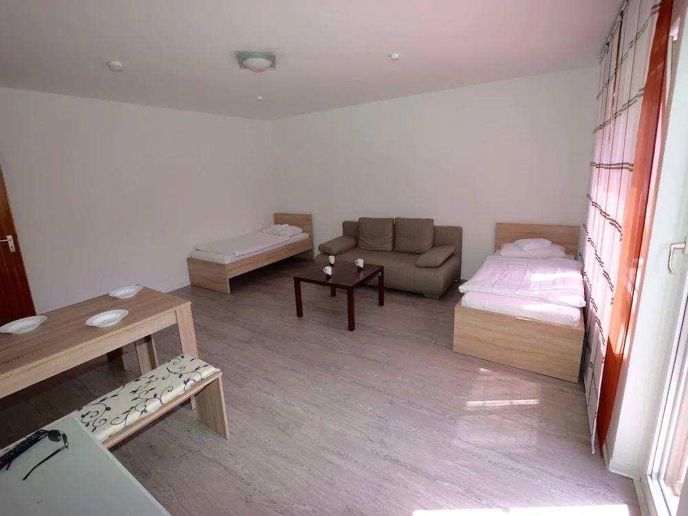 AB Apartment 14