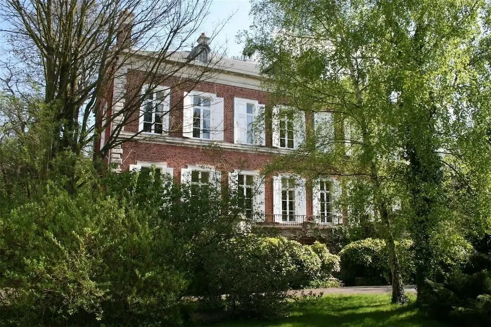 Voir la photo 1 — Le Chateau de Philiomel
