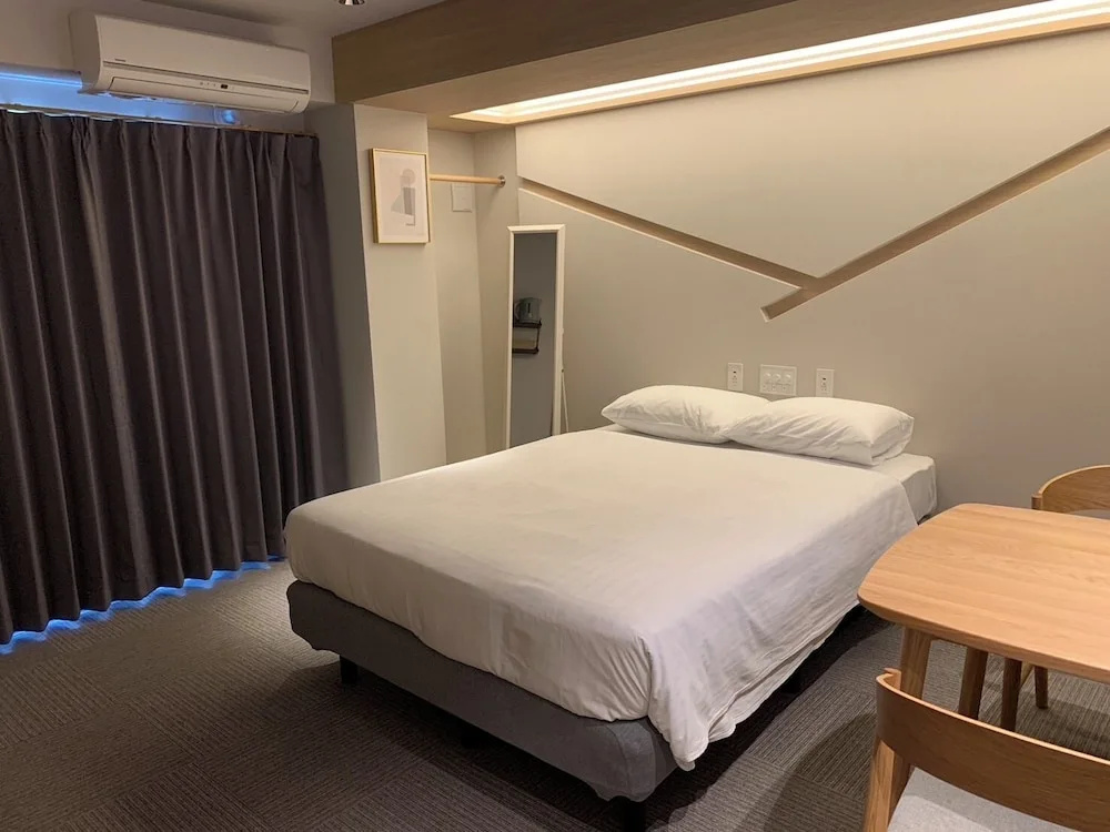 Deluxe Double room (full double bed)