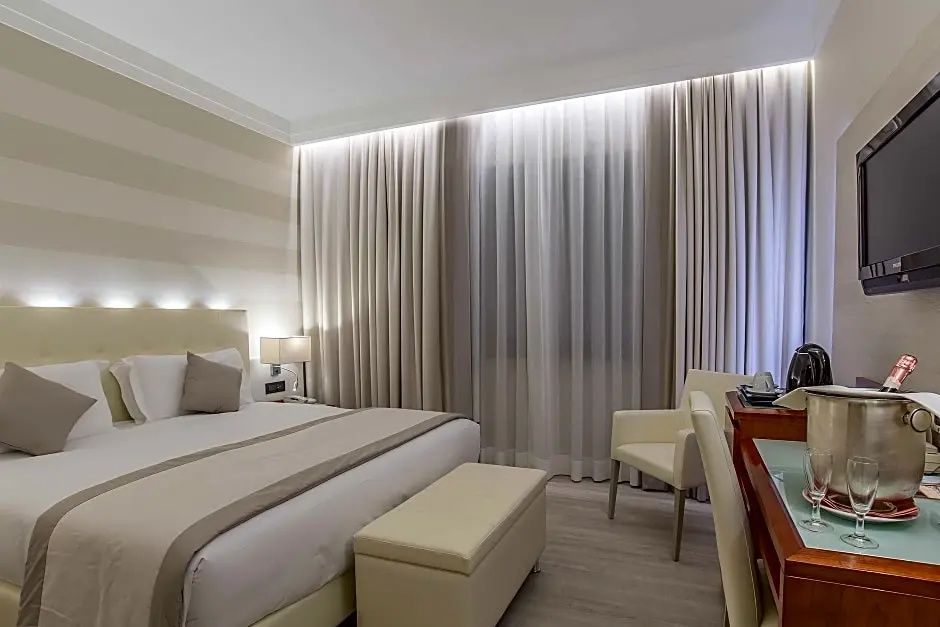 Double Junior Suite (full double bed)