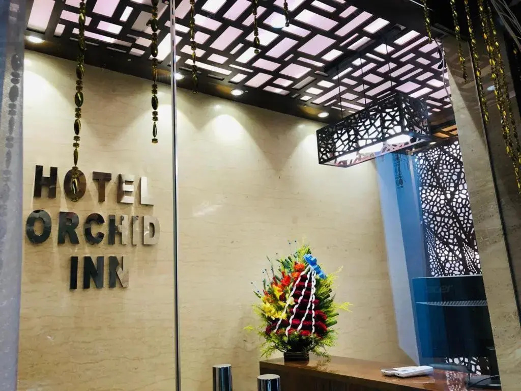 Hotel Orchid Inn (male only)