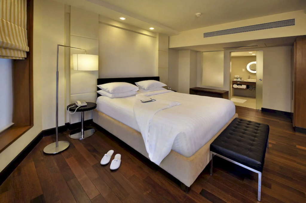 Novotel Mumbai Juhu Beach Hotel - фото 36