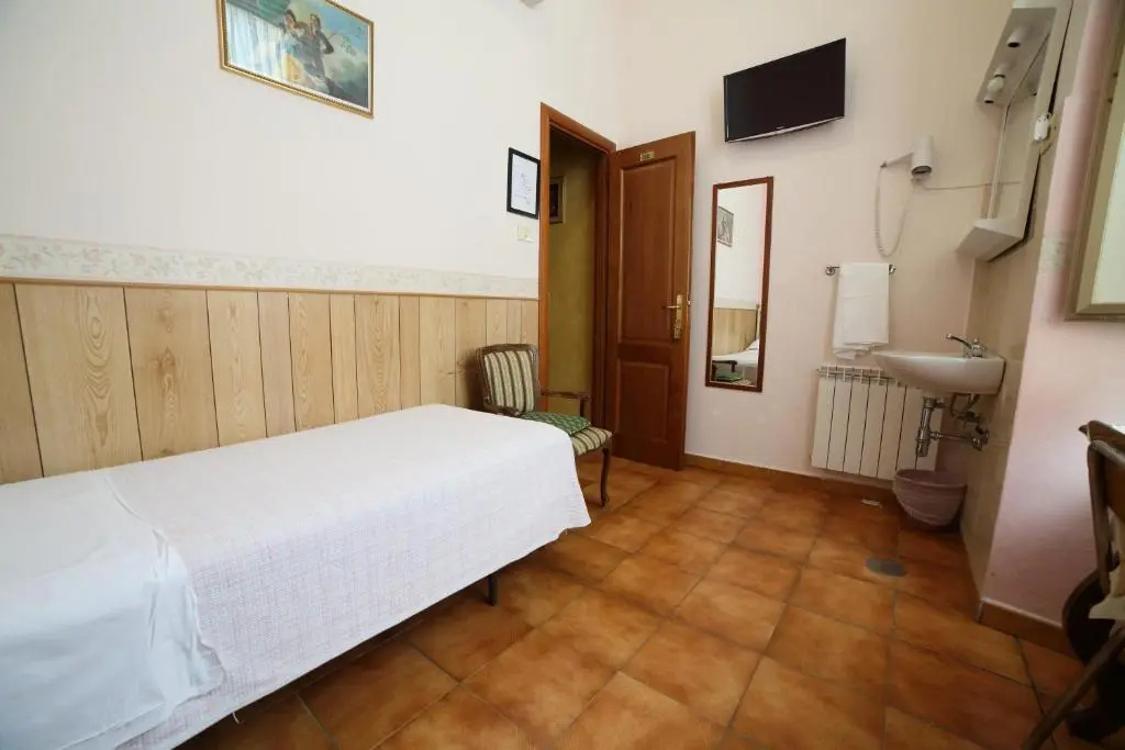 Economy room
