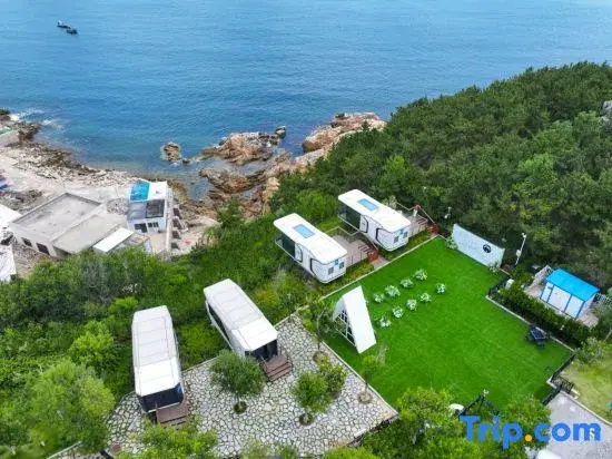 Banyuewan No. 6 Cliff Capsule Homestay