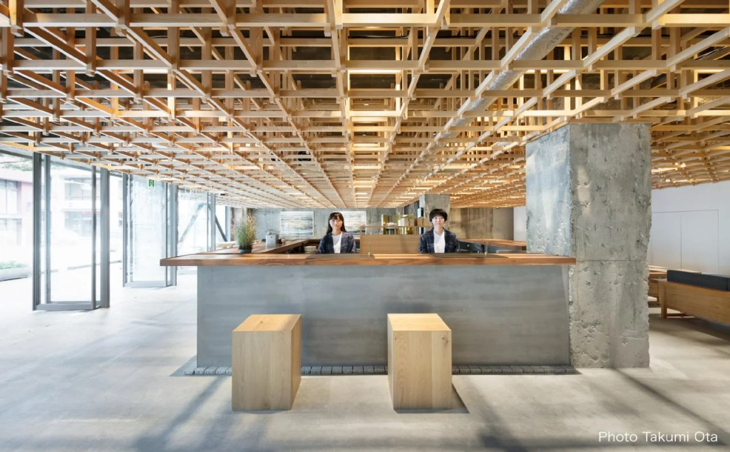 Lobby & Reception