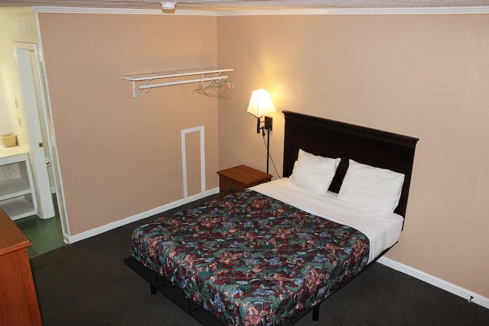 Business Double room (full double bed)