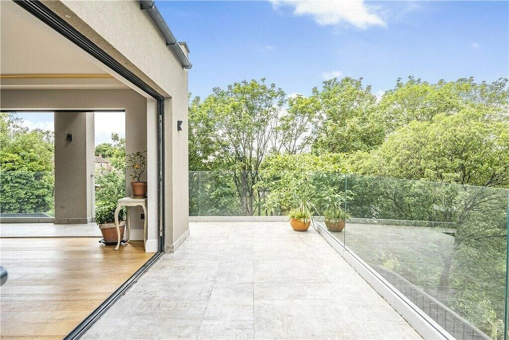 Balcony & Terrace
