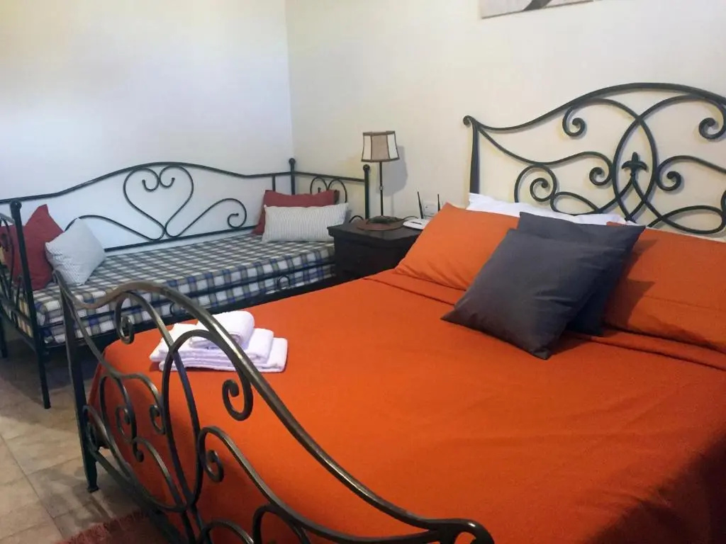 2 Bedrooms Single Apartment