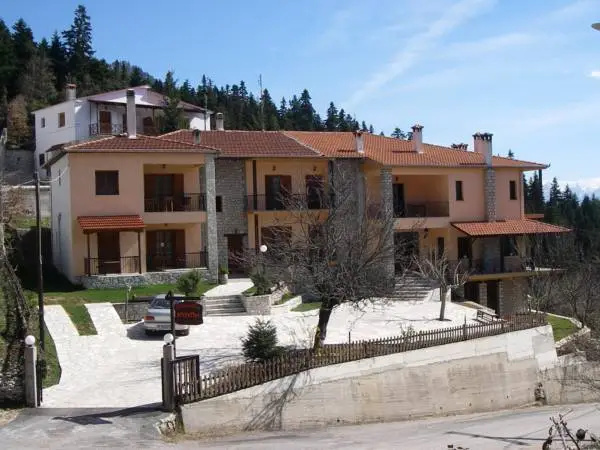 Deluxe Double room with mountain view (full double bed)