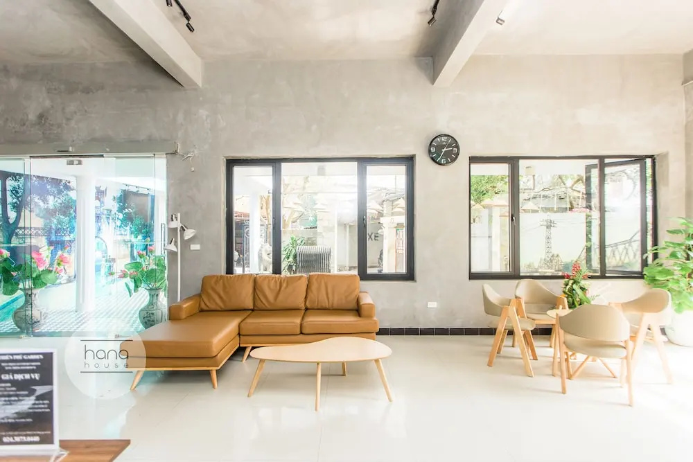 Lobby & Reception