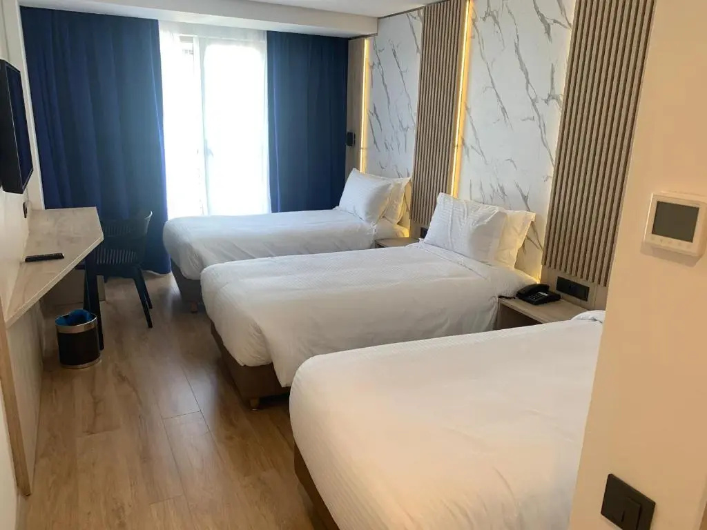 Superior Triple room