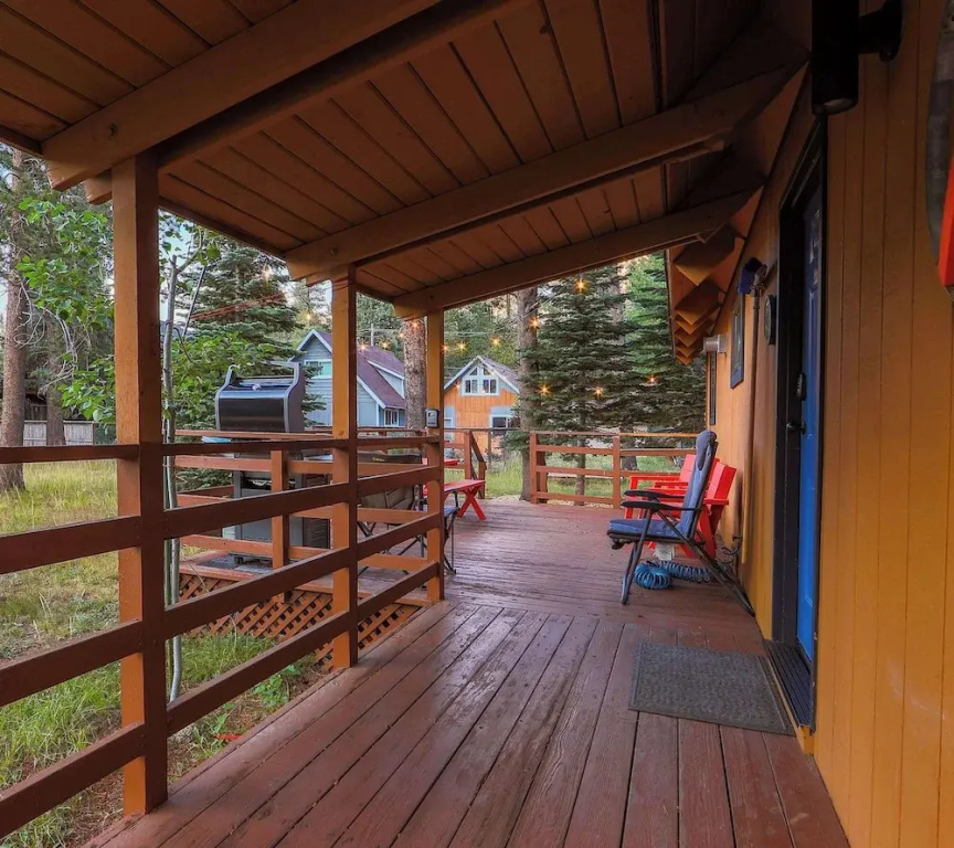 Christmas Valley Chalet Tahoe Adventure Awaits!