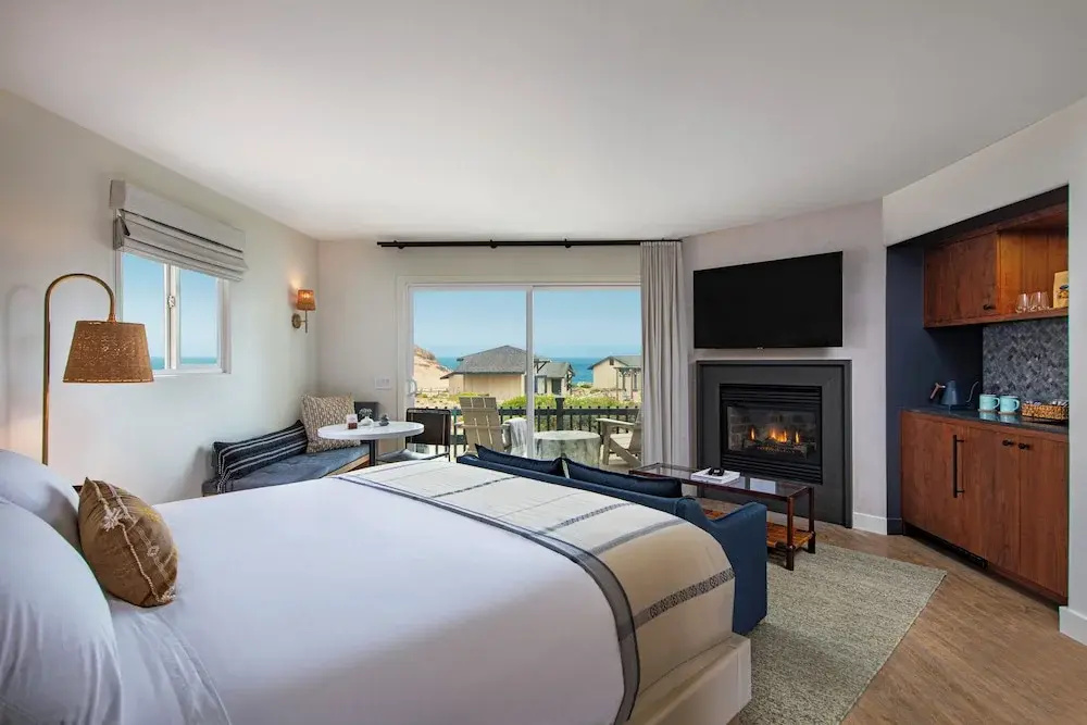 Deluxe Double room with balcony and with view (full double bed)