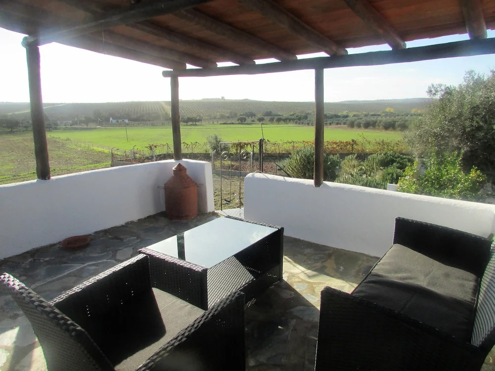 2 Bedrooms Cottage