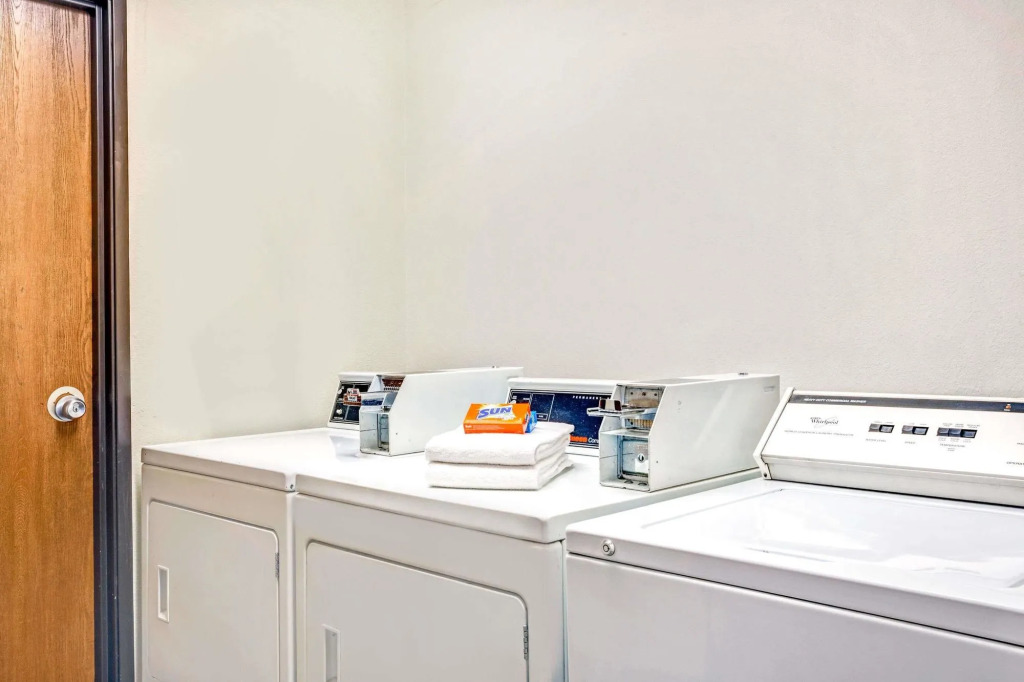 Super 8 West Aberdeen — фото 2