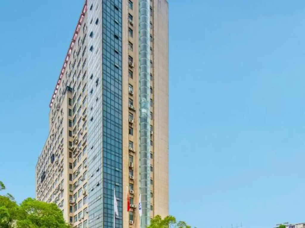 Mingzhao Hot Spring International Hotel