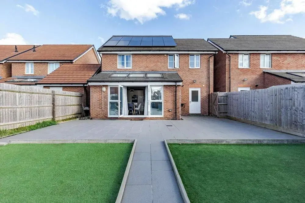 Sunset View-luxury 2-bed House Near Birmingham