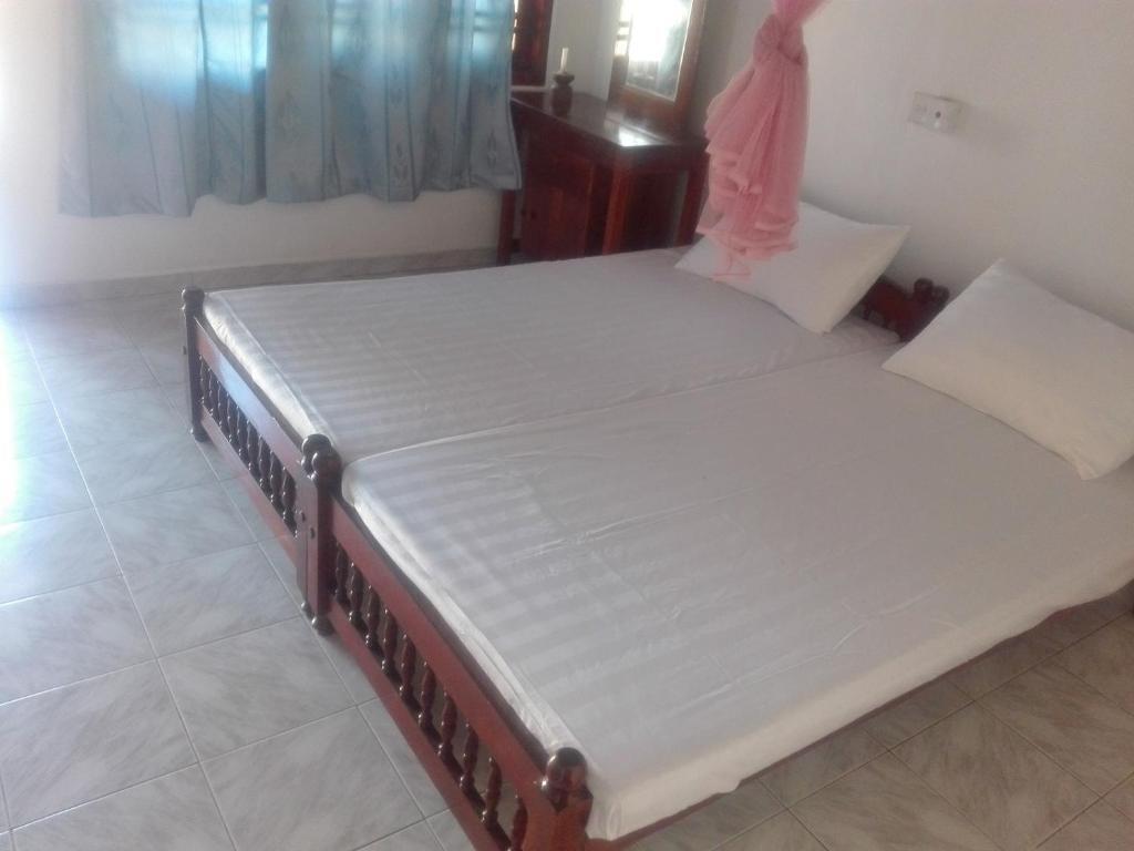 Budde's Beach Restaurant & Guesthouse