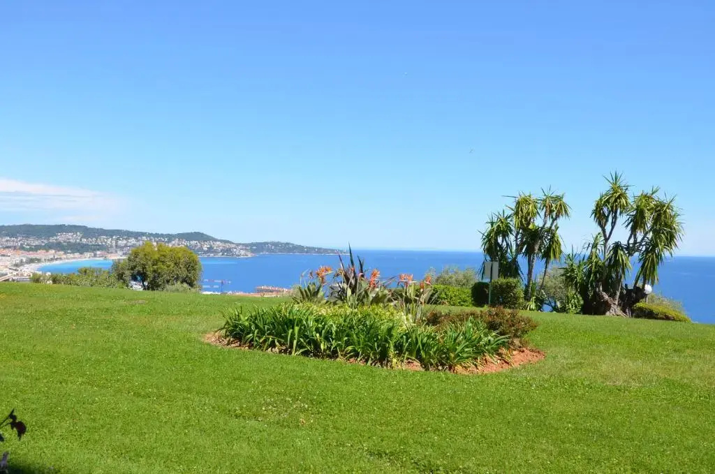 Exceptionnel studio vue Mer hauteurs de Nice