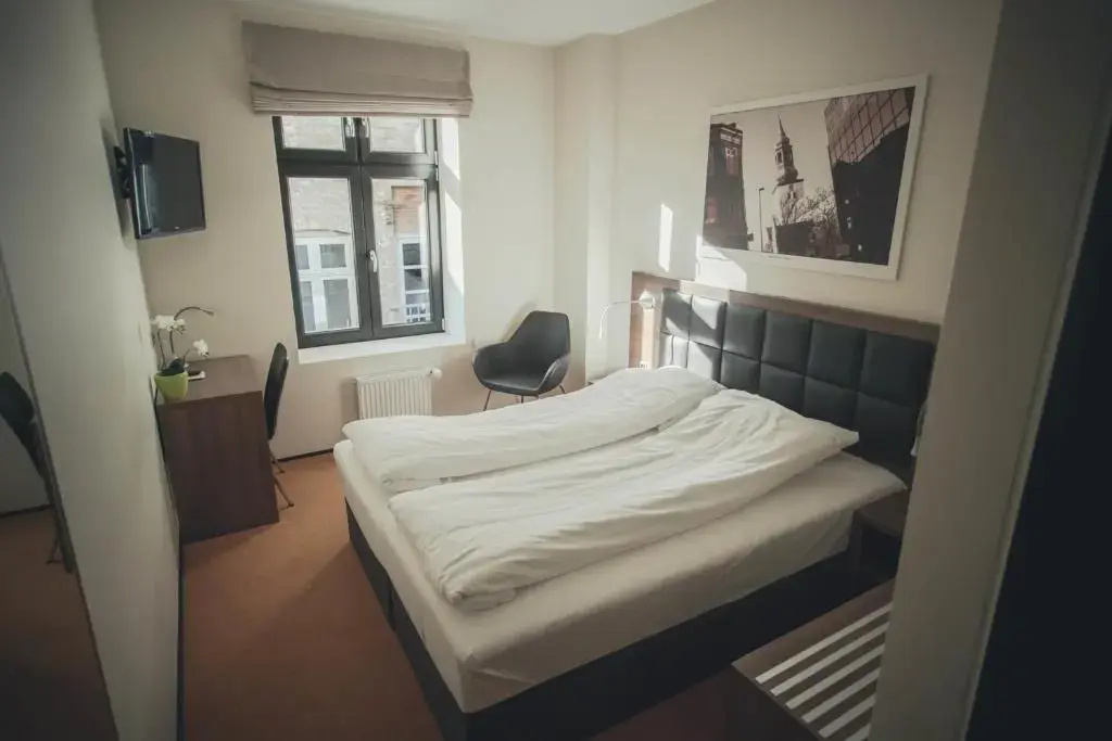 Premium Double room (full double bed)
