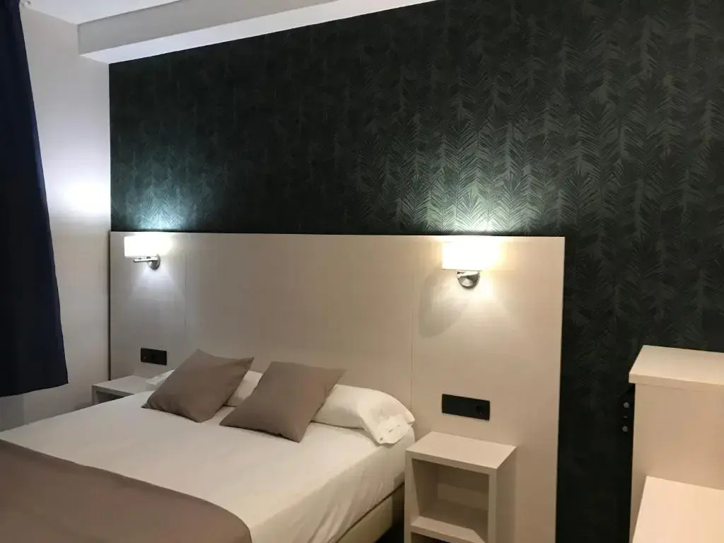 Superior Double room (full double bed)
