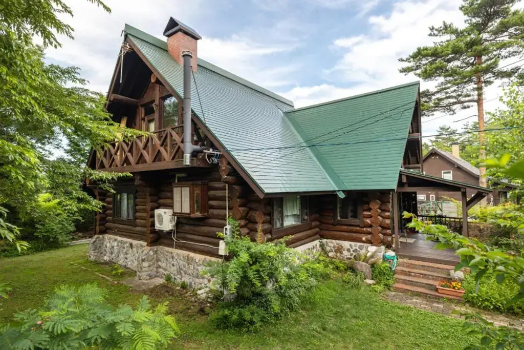 5 Bedrooms Cottage