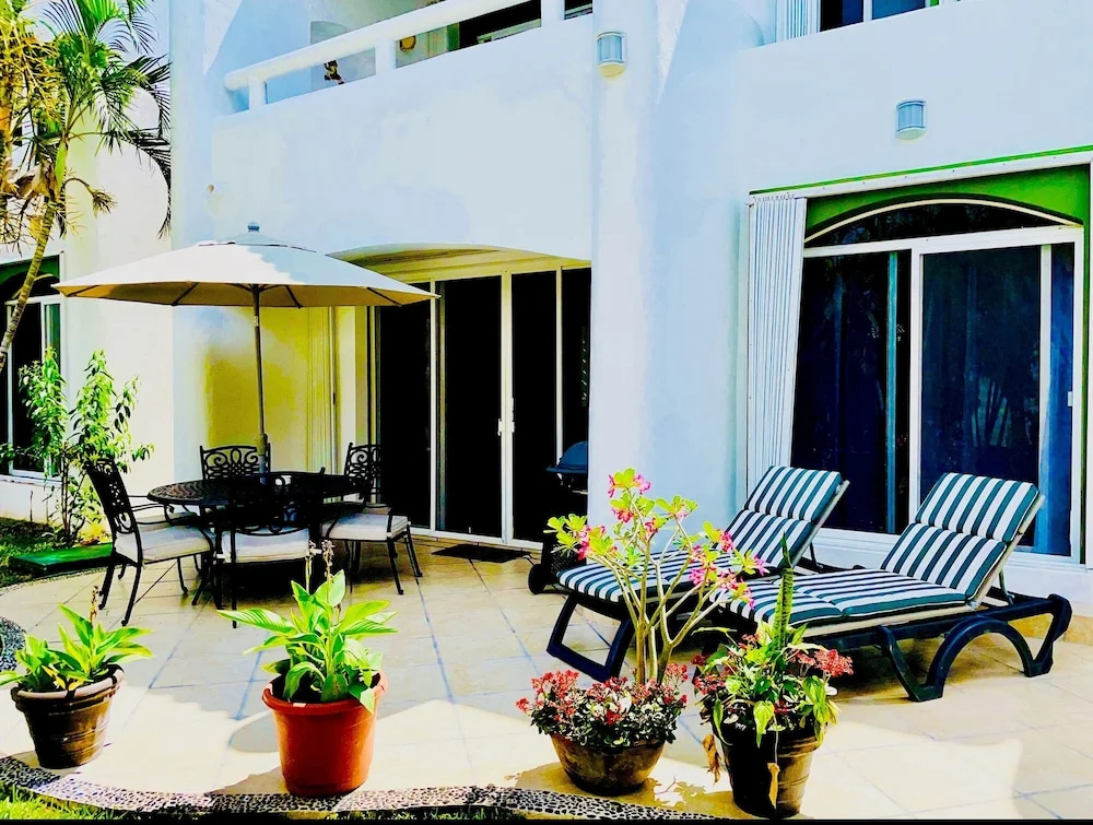 19 Pax 2 Connected Pool Villas
