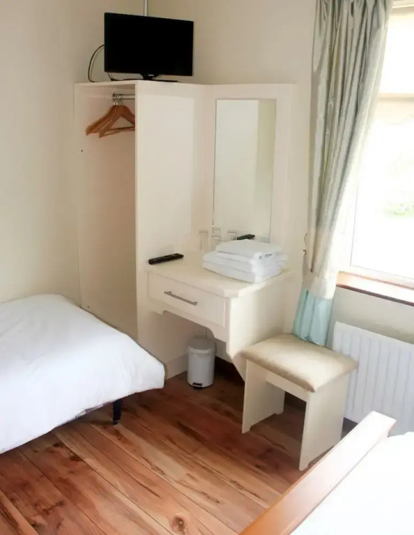 Standard Double room with garden view (full double bed)