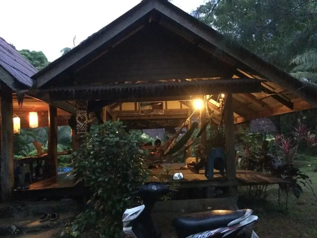 Namtok Bungalows
