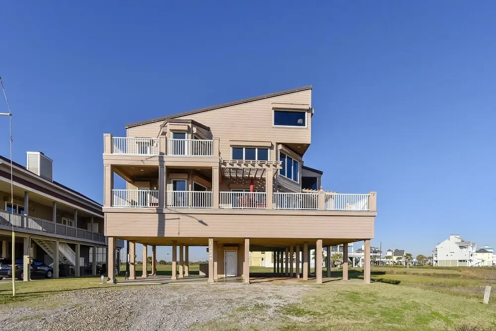 Chateau Soleil 5 Bedrooms 3 Bathrooms Apts
