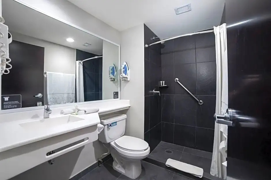 Superior Double room with balcony (full double bed)