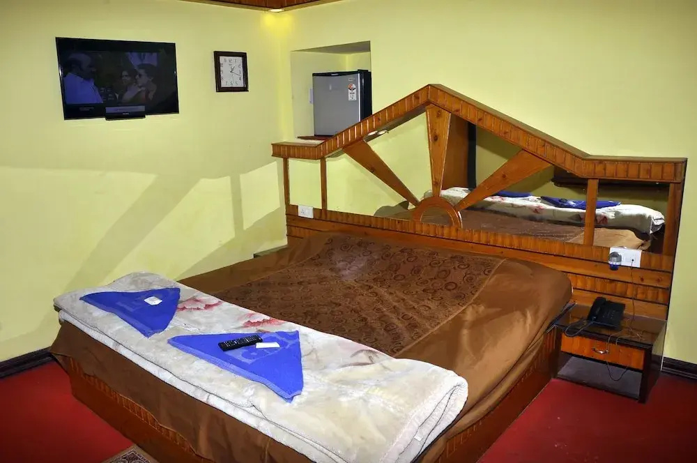 Economy room