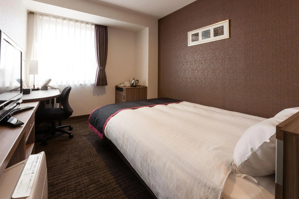 Double room (full double bed)