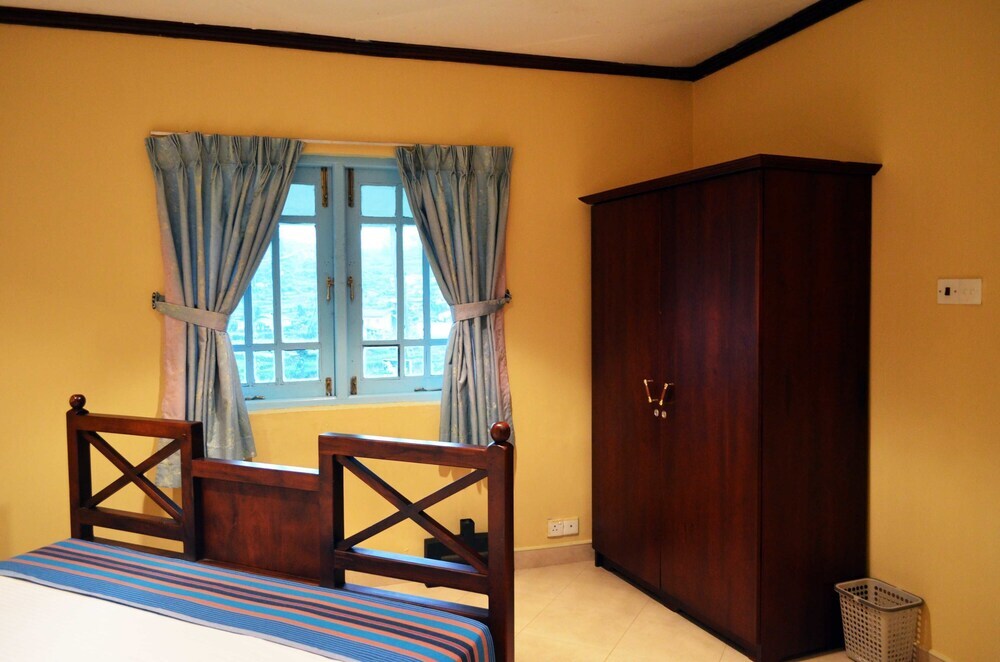 Hillcrest Villa