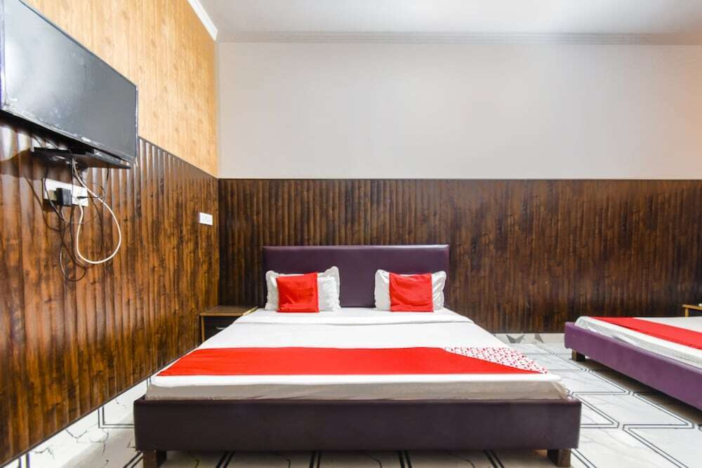 OYO 10455 Hotel Royal Dreams