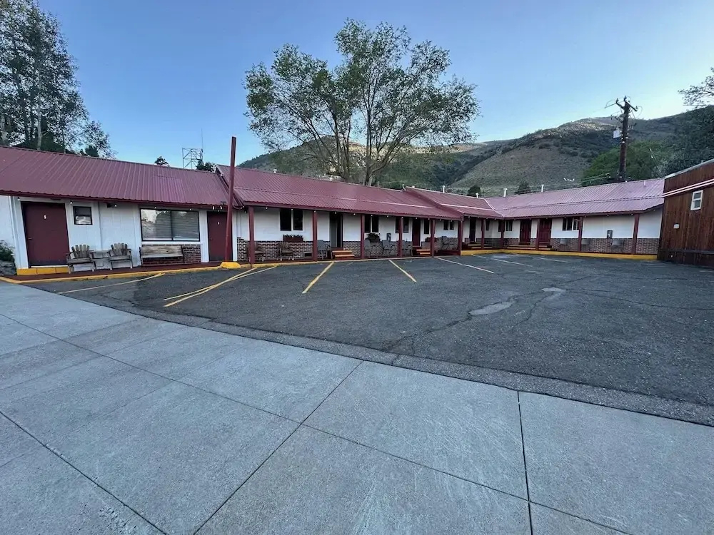 Lee Vining Motel