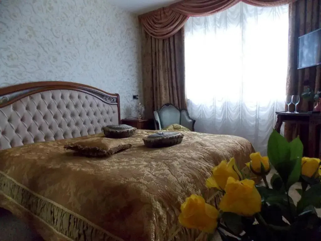 Standard Double room (full double bed)