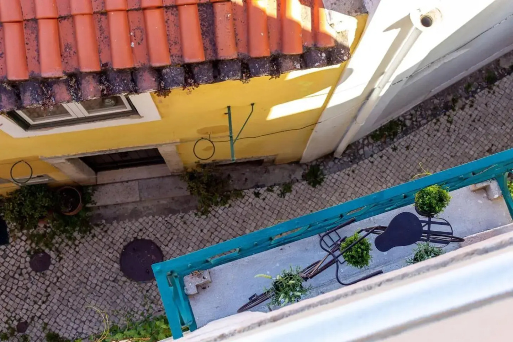 Lovelystay - Turquoise River View II