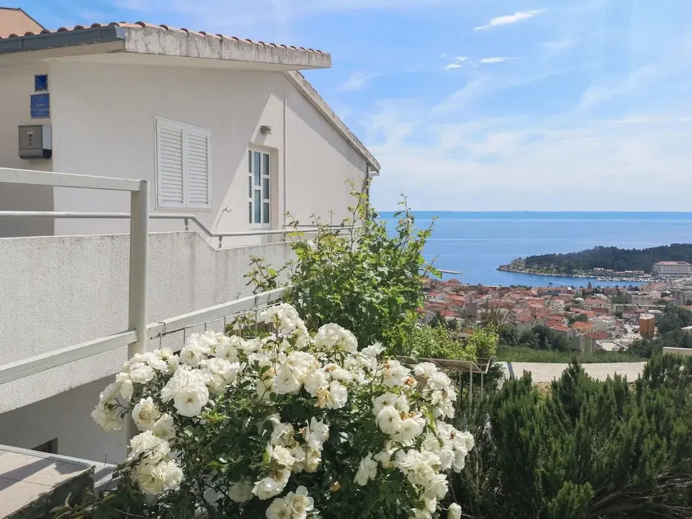 Mira Makarska in Makarska