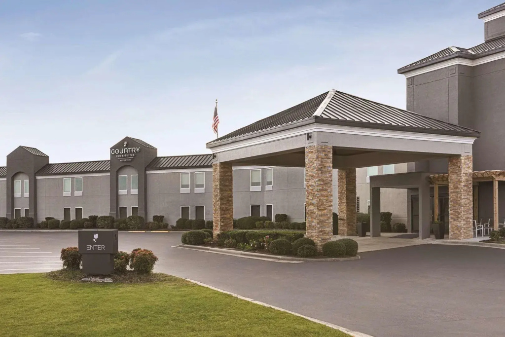 Country Inn & Suites by Radisson, Dunn I-95