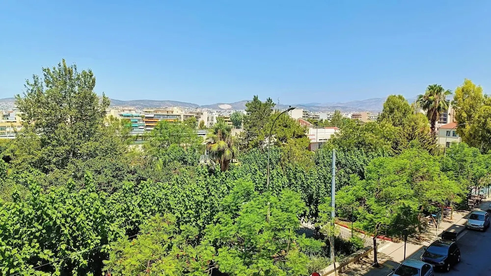4-bedroom Athens Smart Stay - Base Rate - Extra Customisable
