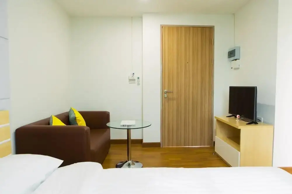 Отель PT Residence в Банг Пхли