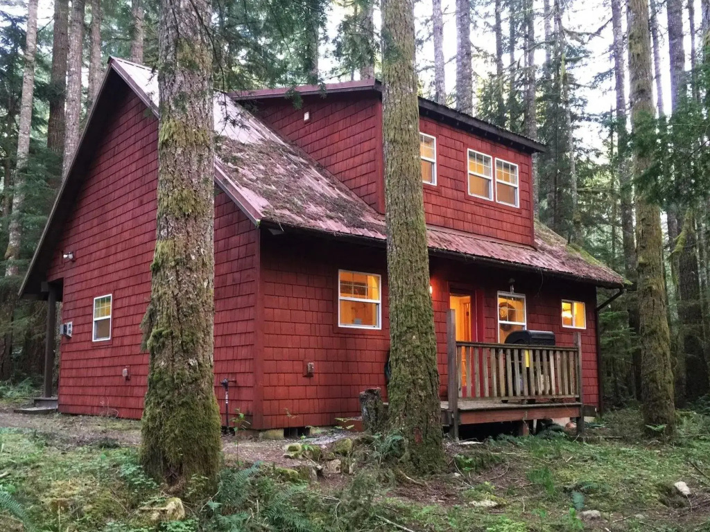 Holiday Home 12GS Cabin w/ Sweet Covered Porch!