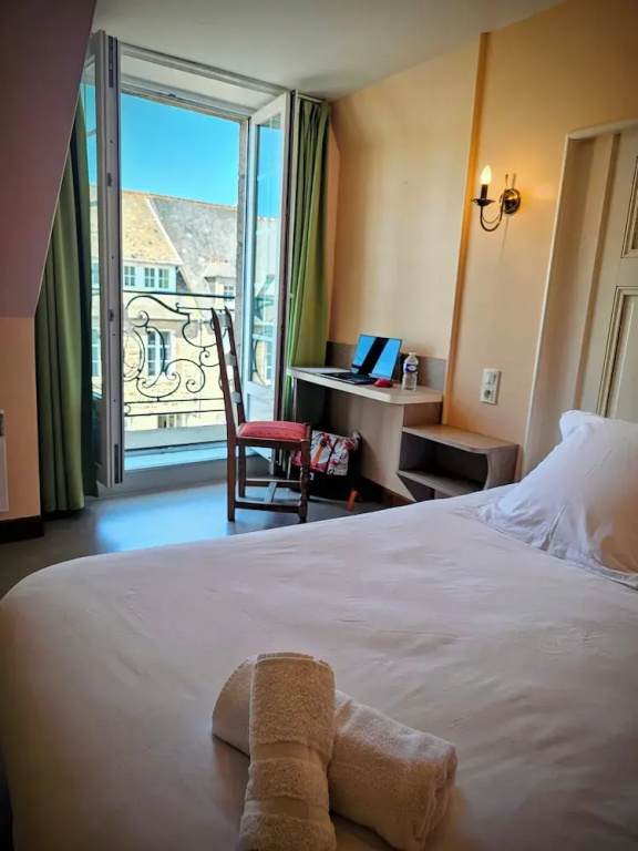 Economy Double room with balcony and with city view (full double bed)
