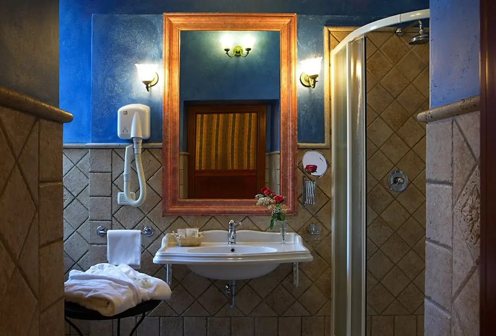 Superior Double room (full double bed)